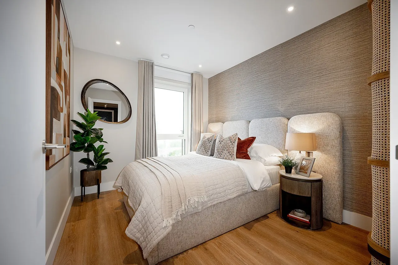 Bow Common Lane, London, E3, photo 9