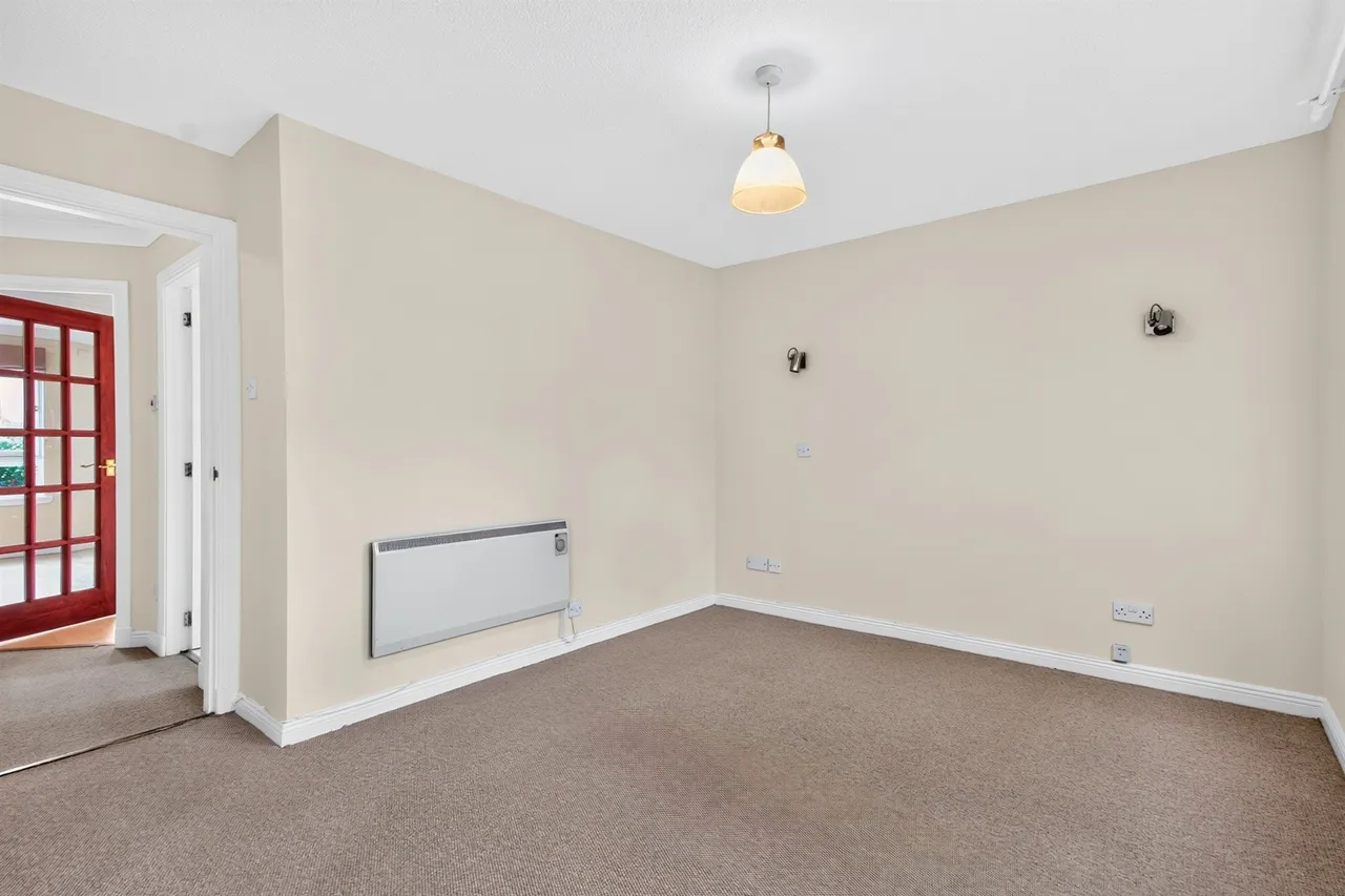 Woodlands Road, Thornliebank, G46, photo 8