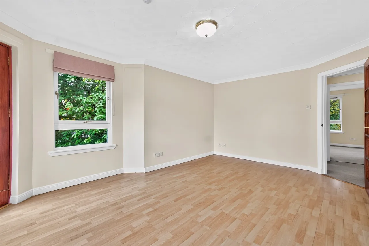 Woodlands Road, Thornliebank, G46, photo 13