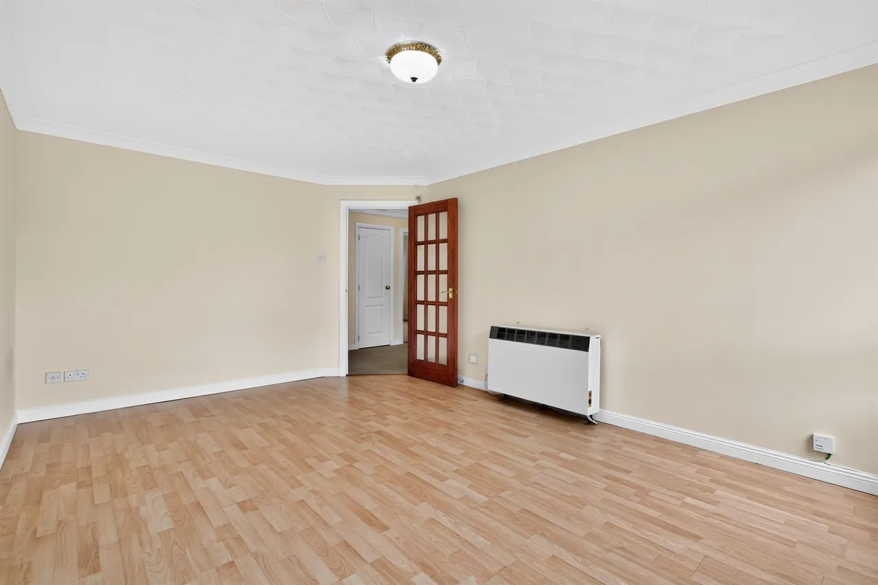 Woodlands Road, Thornliebank, G46, photo 14
