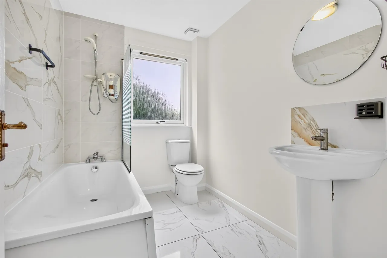 Woodlands Road, Thornliebank, G46, photo 9