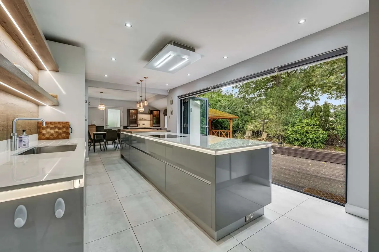 Bicknacre Road, Danbury, Chelmsford, Essex, CM3 4EP, photo 6