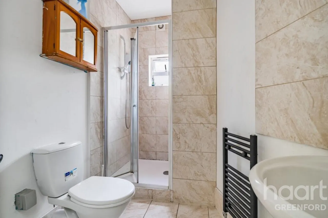 Carlyle Avenue, Southall, UB1, photo 11