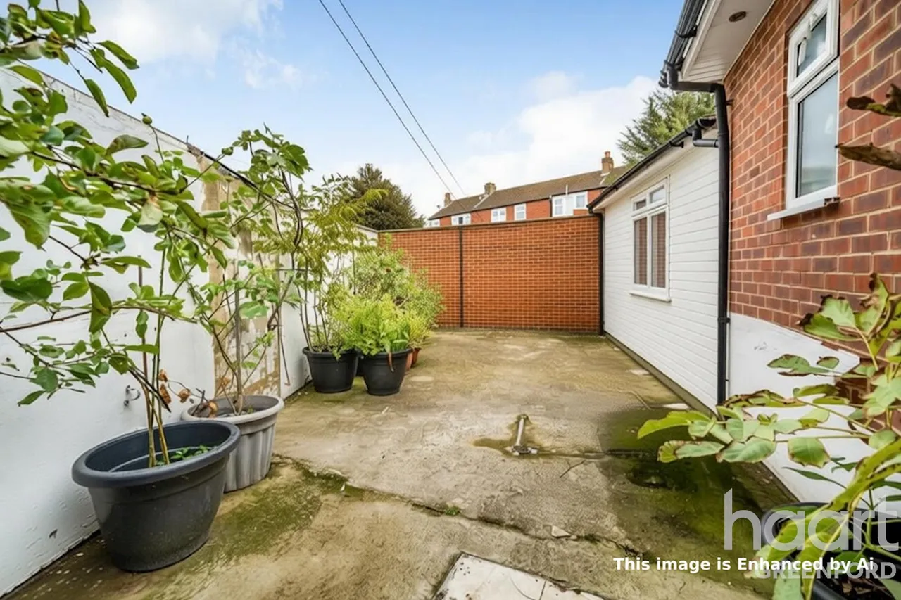 Carlyle Avenue, Southall, UB1, photo 6