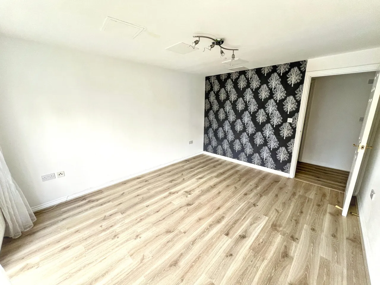 Coopers Court, Turners Close, Whetstone, London, N20 0RR, photo 2