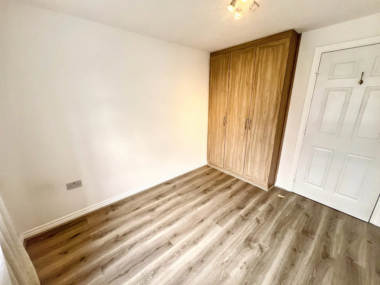 Coopers Court, Turners Close, Whetstone, London, N20 0RR, photo 5