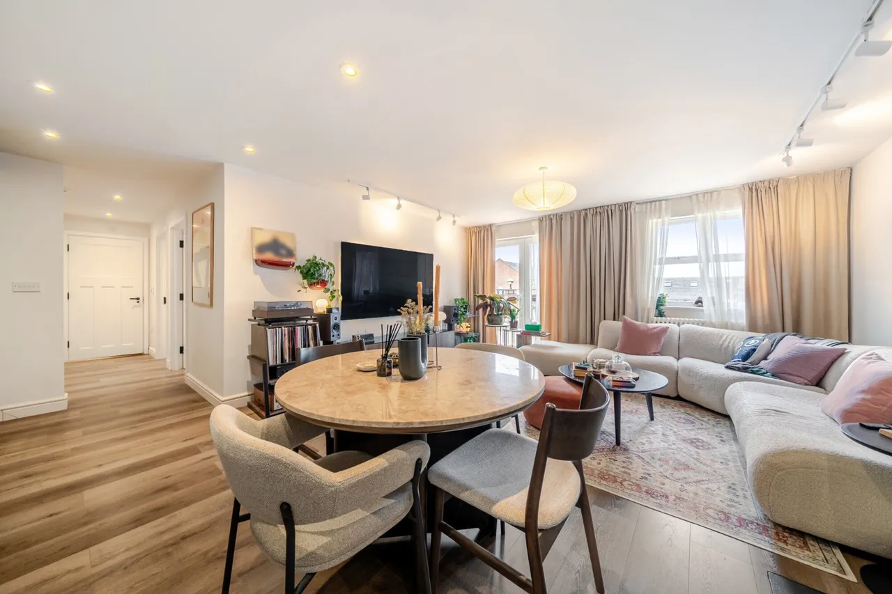 2 bed flat for sale — Brook Square, SE18