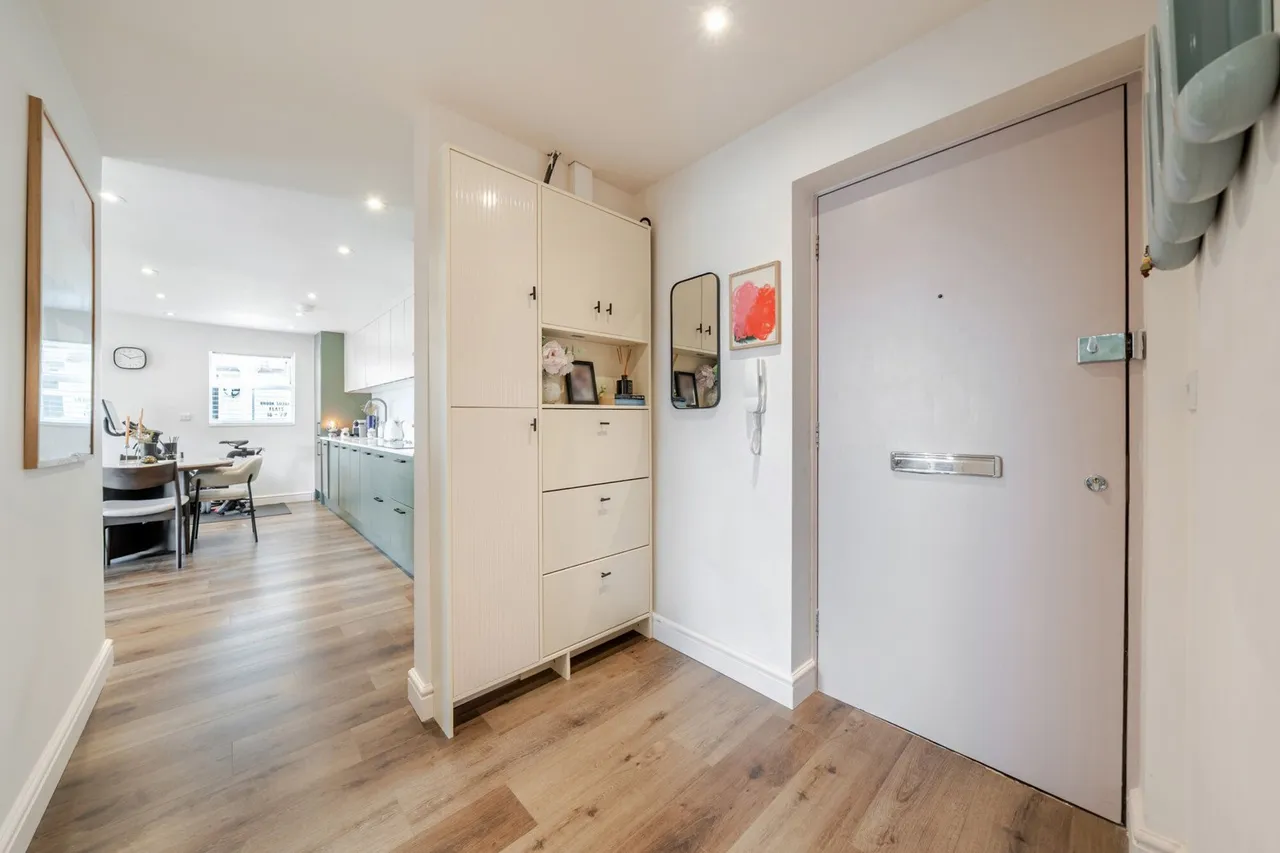 Brook Square, SE18, photo 20