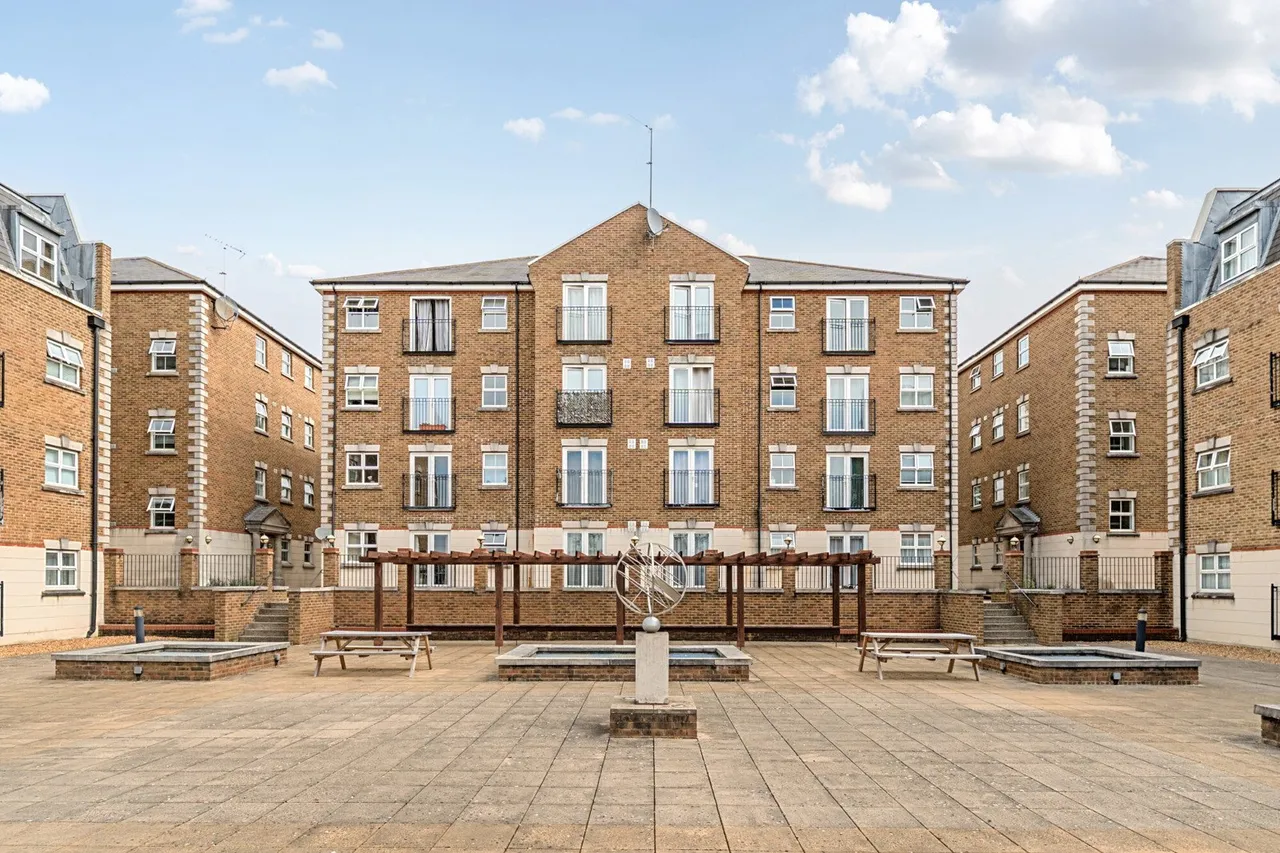 Brook Square, SE18, photo 23