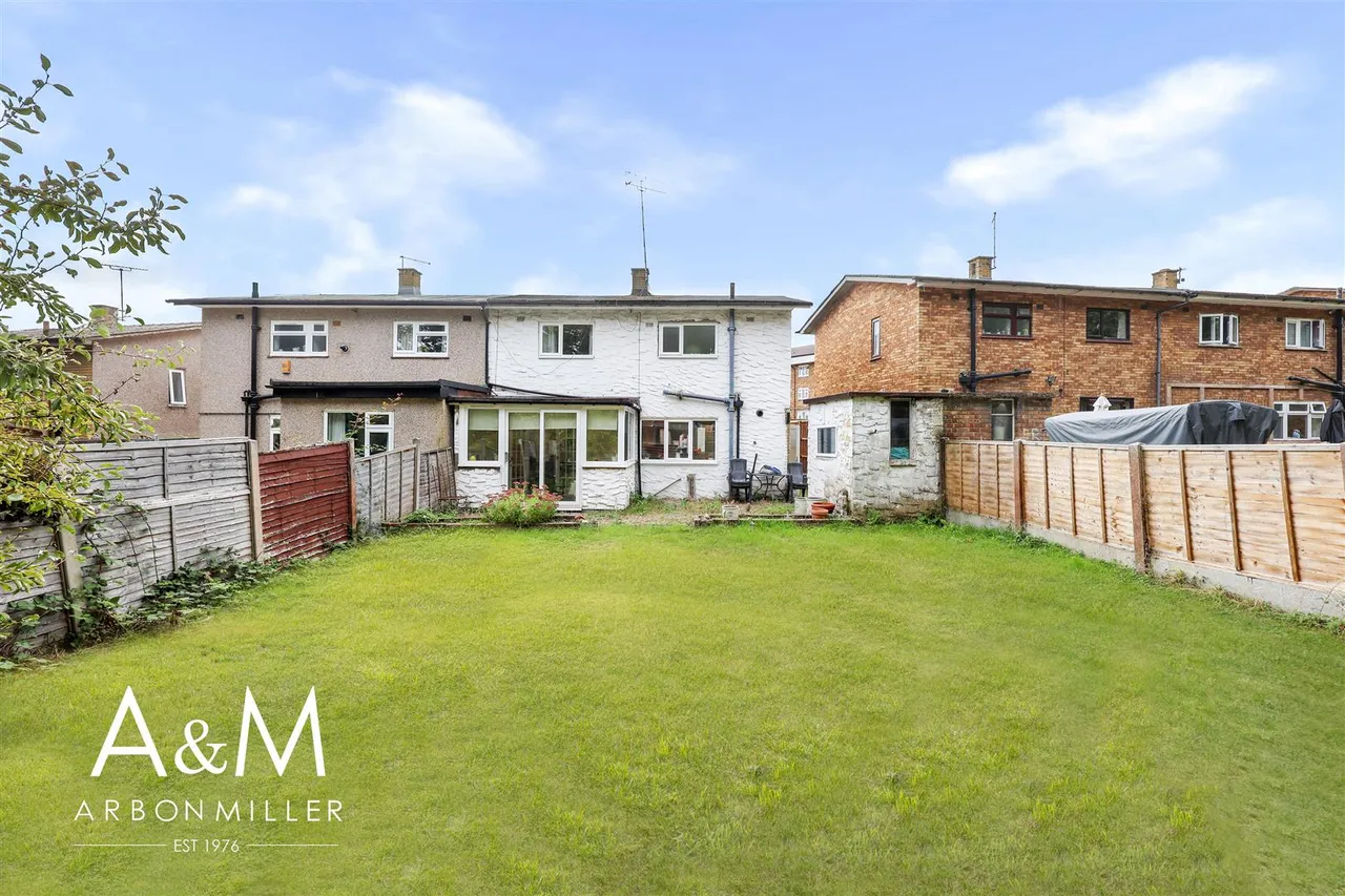 Tudor Crescent, Hainault, IG6, photo 9