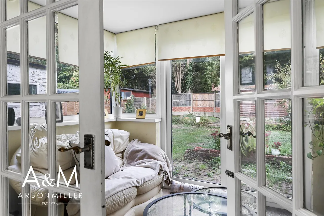 Tudor Crescent, Hainault, IG6, photo 10