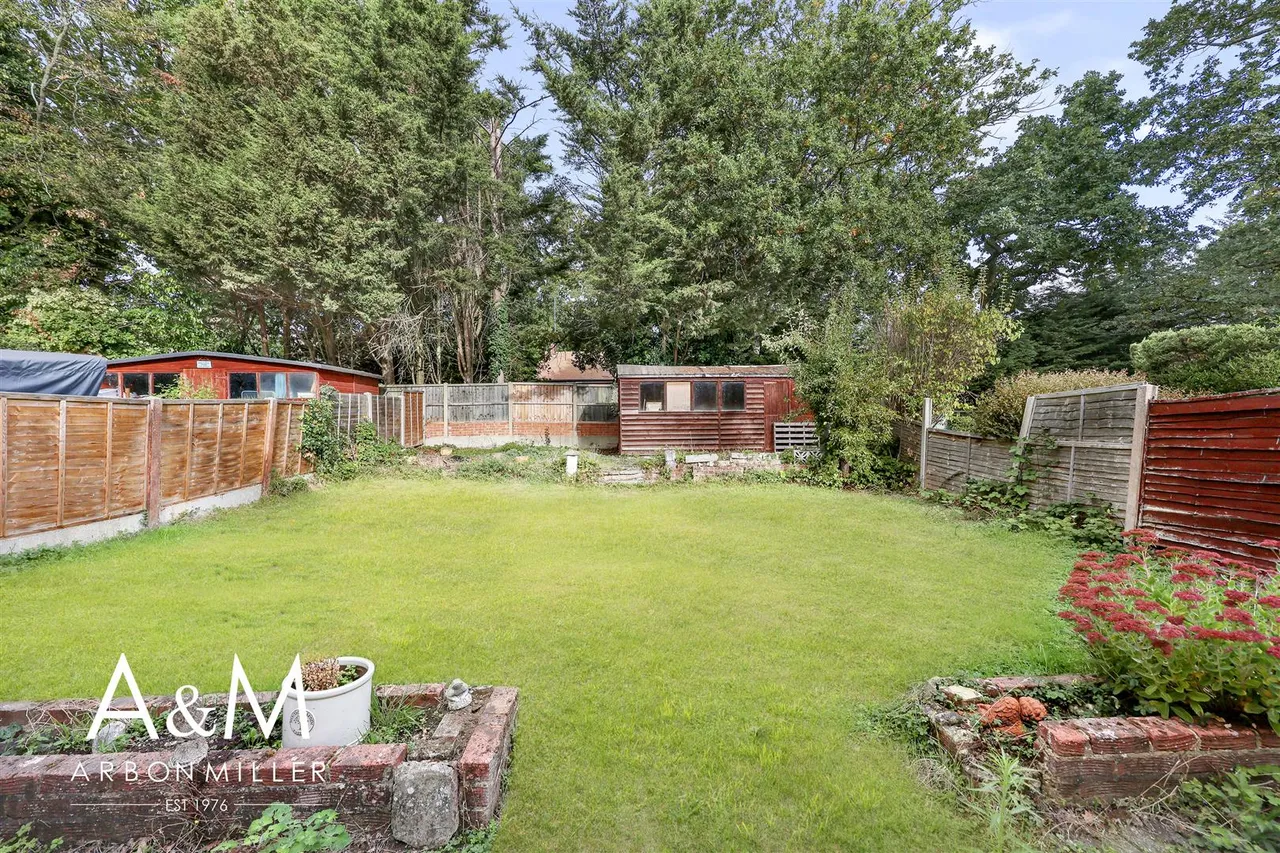 Tudor Crescent, Hainault, IG6, photo 23
