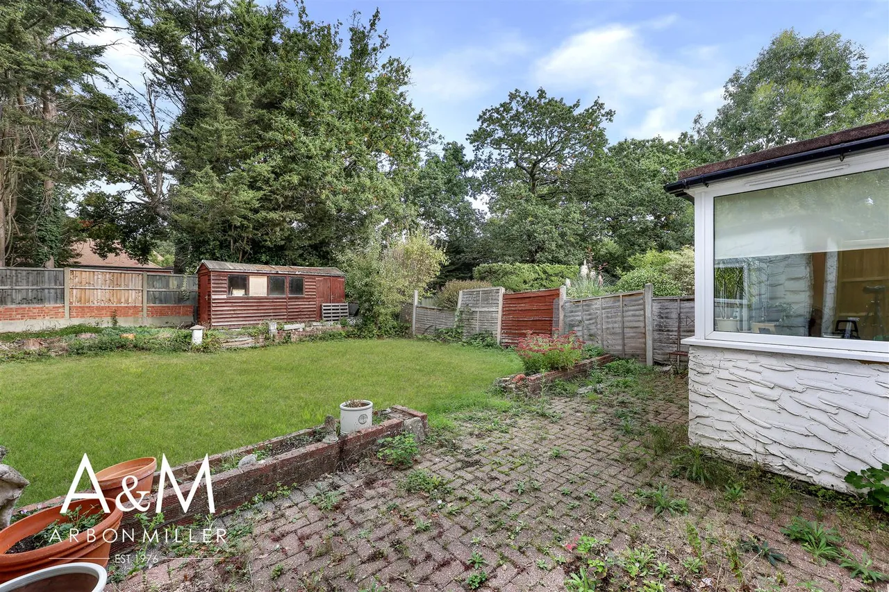 Tudor Crescent, Hainault, IG6, photo 22