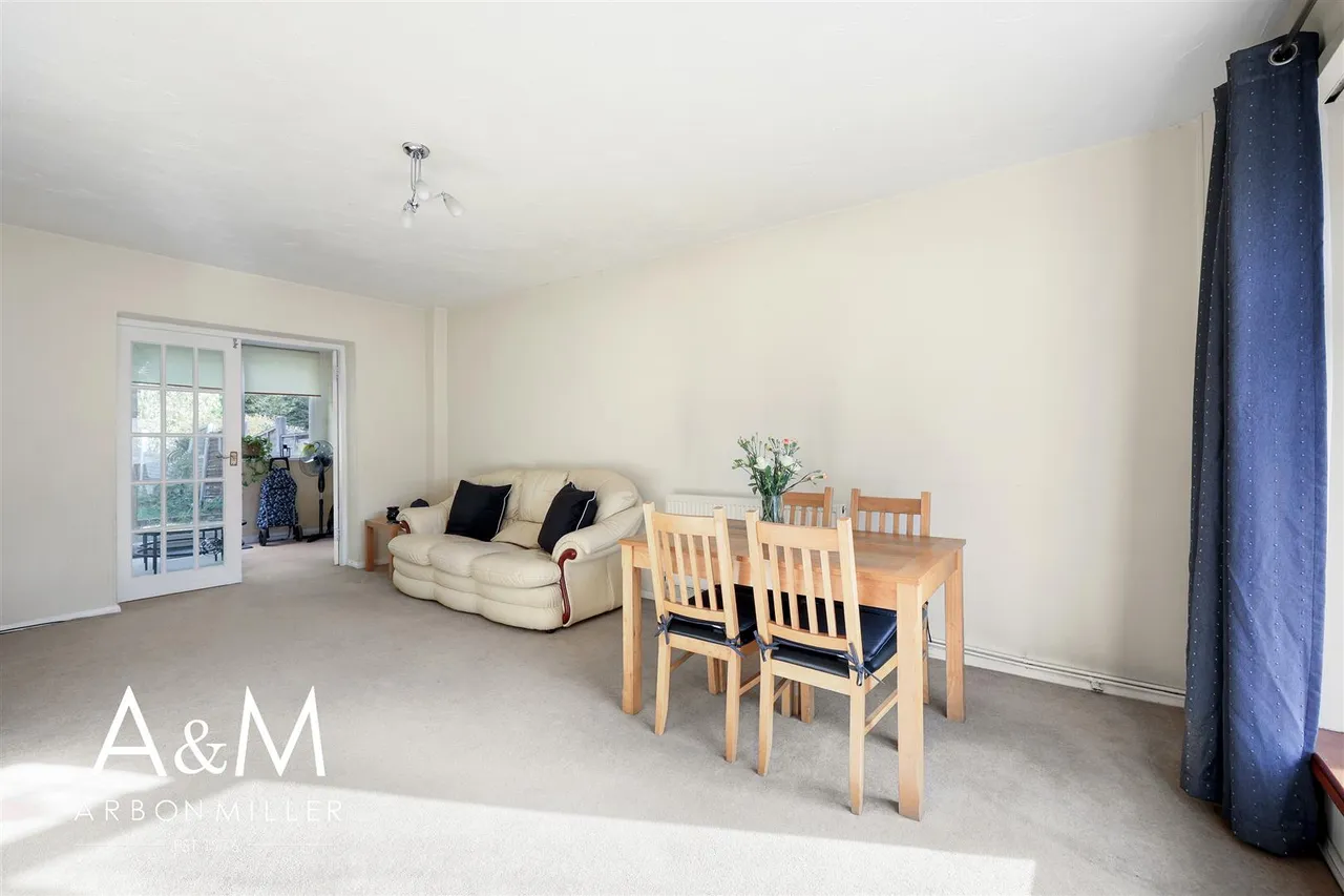 Tudor Crescent, Hainault, IG6, photo 11