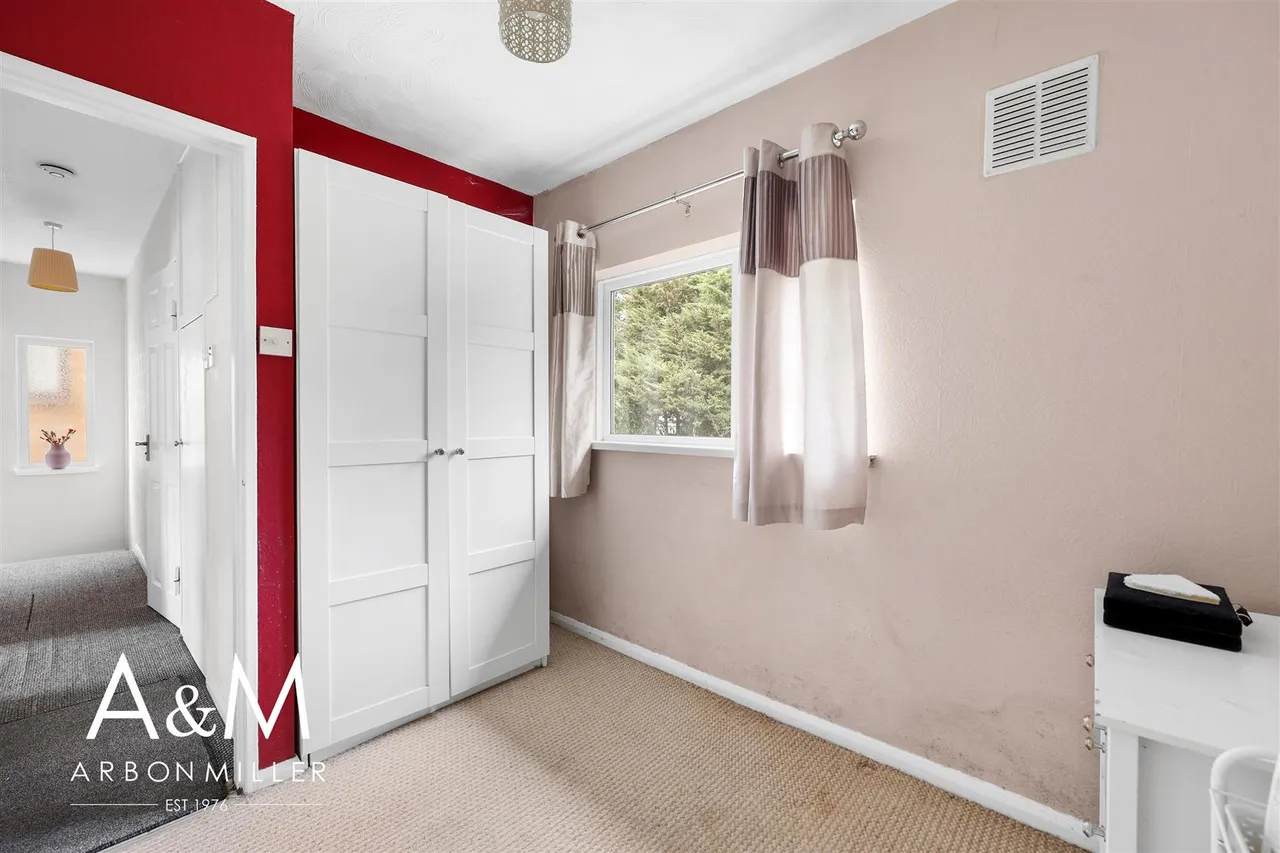 Tudor Crescent, Hainault, IG6, photo 16