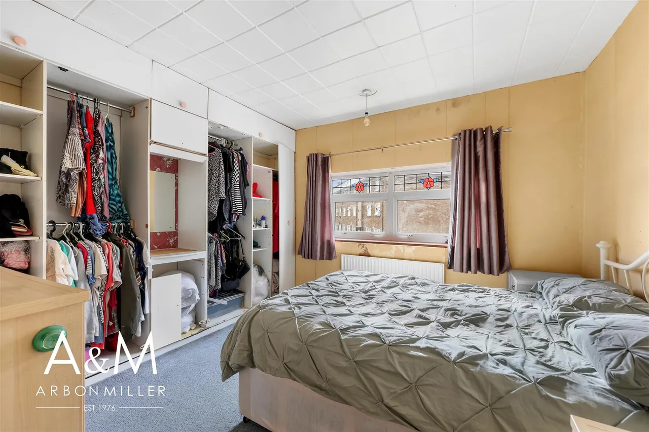 Tudor Crescent, Hainault, IG6, photo 6