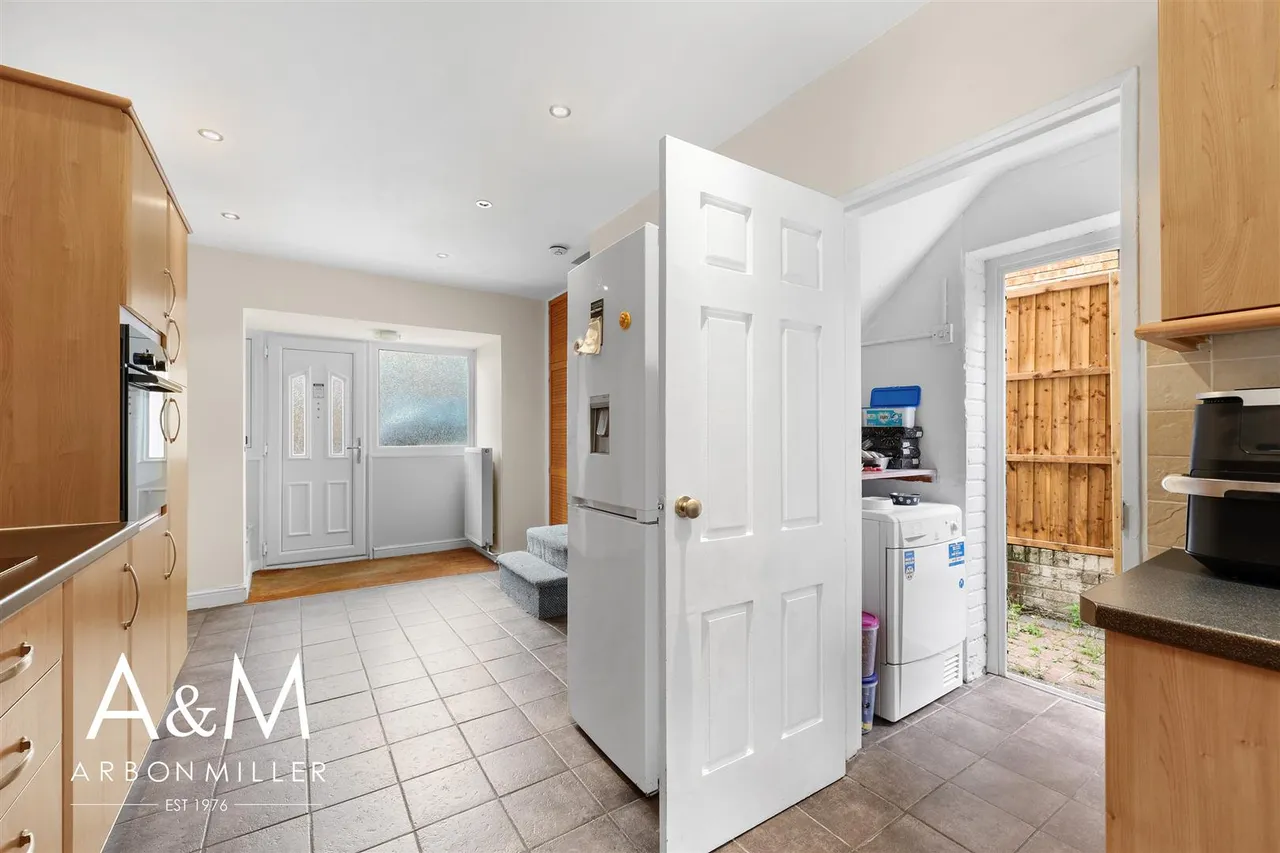 Tudor Crescent, Hainault, IG6, photo 20