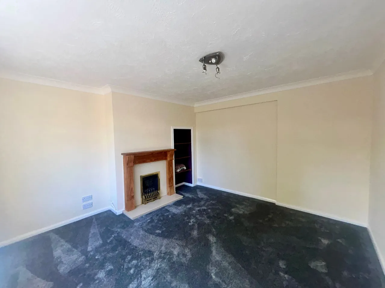 Church Lane, Three Bridges, RH10, photo 2