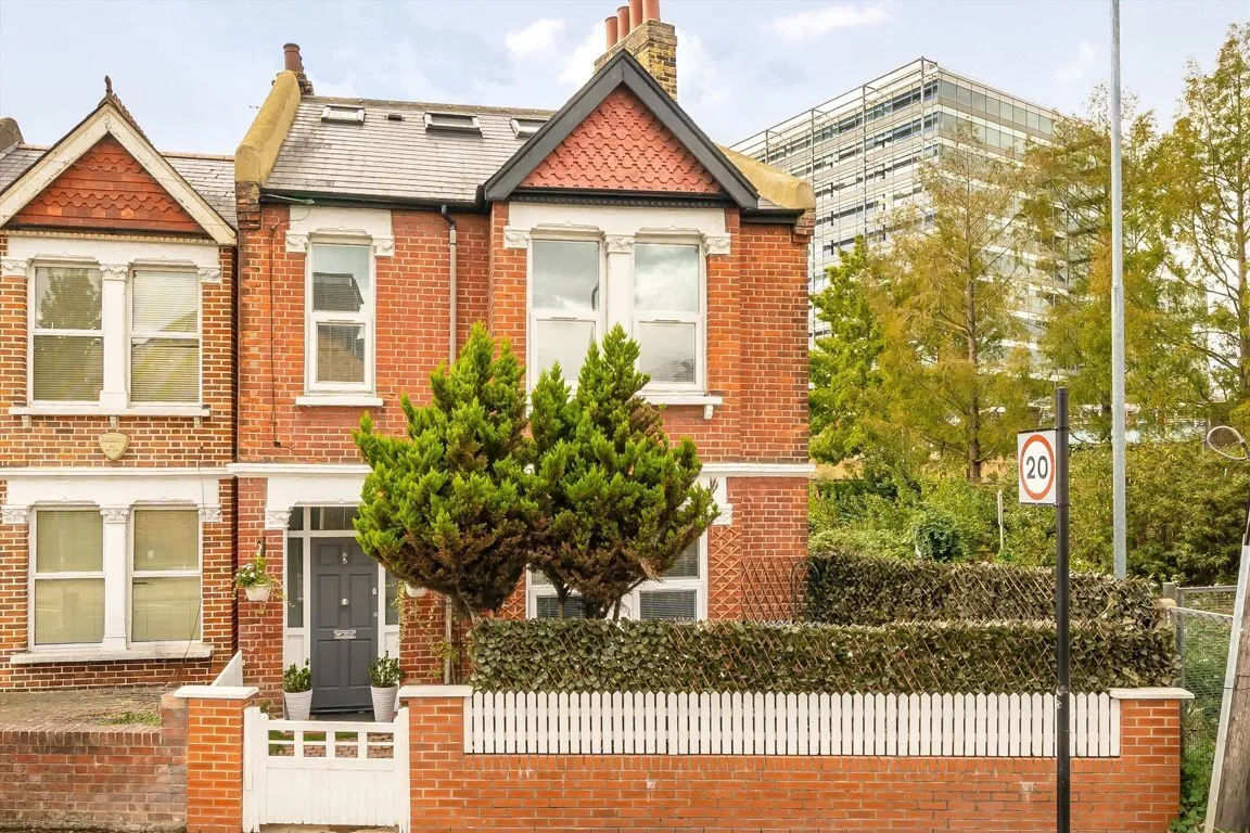 4 bed property for sale, Bollo Lane, W4