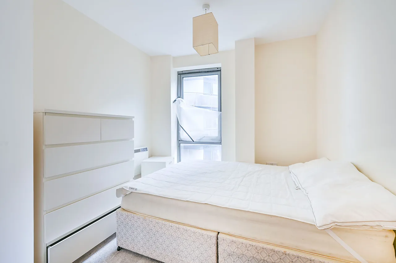 168 Trentham Court, Victoria Road, London, photo 5
