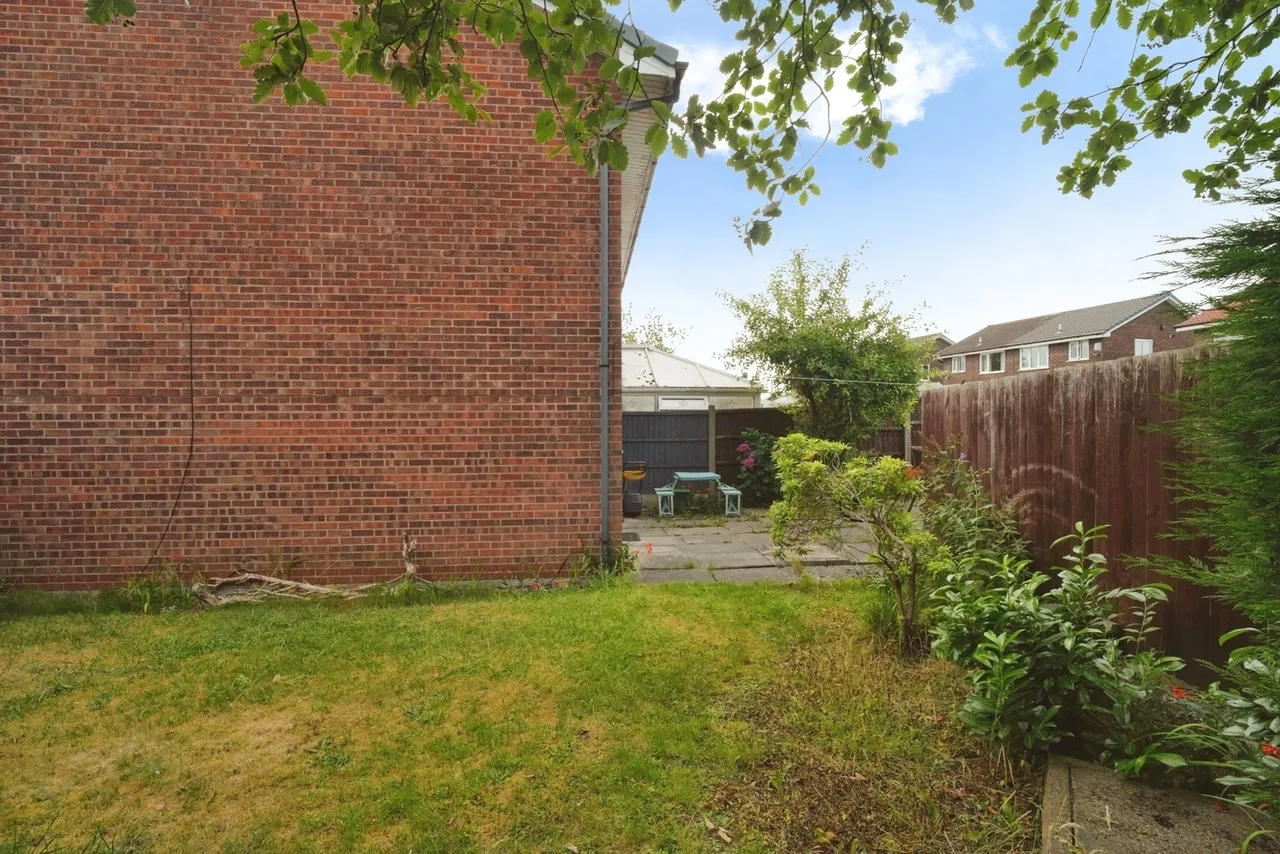 Roscoes Court, Westhoughton, BL5, photo 16