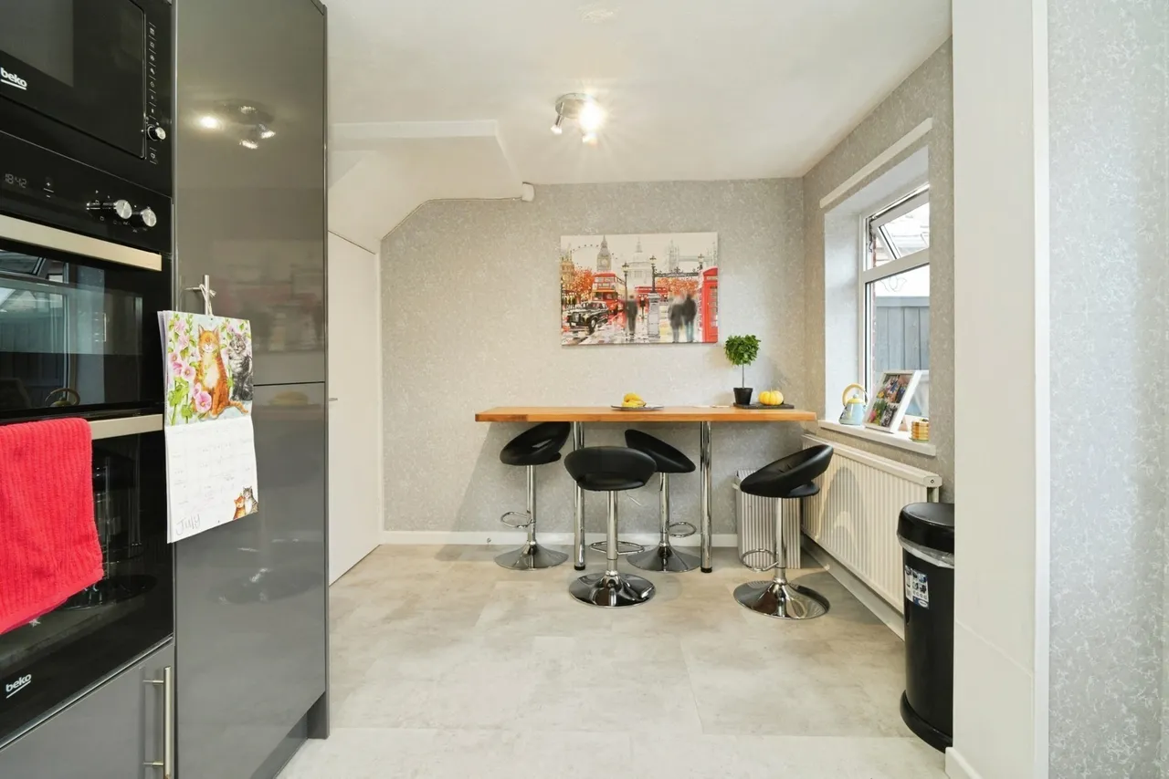 Roscoes Court, Westhoughton, BL5, photo 7