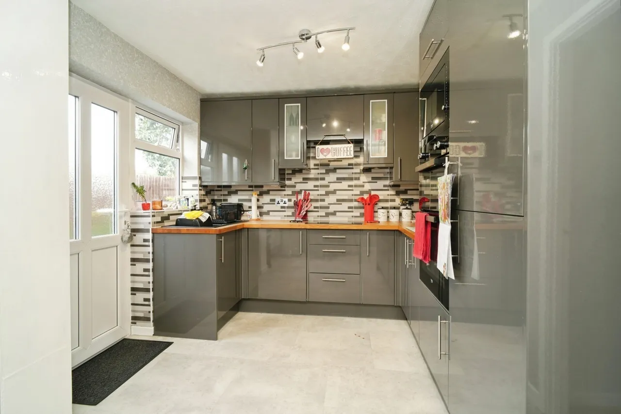 Roscoes Court, Westhoughton, BL5, photo 5