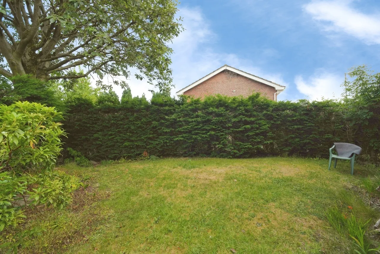 Roscoes Court, Westhoughton, BL5, photo 15