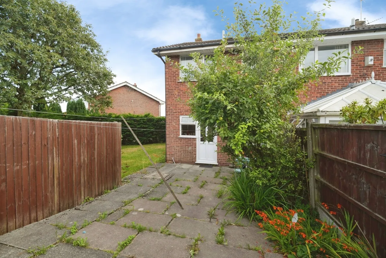 Roscoes Court, Westhoughton, BL5, photo 17