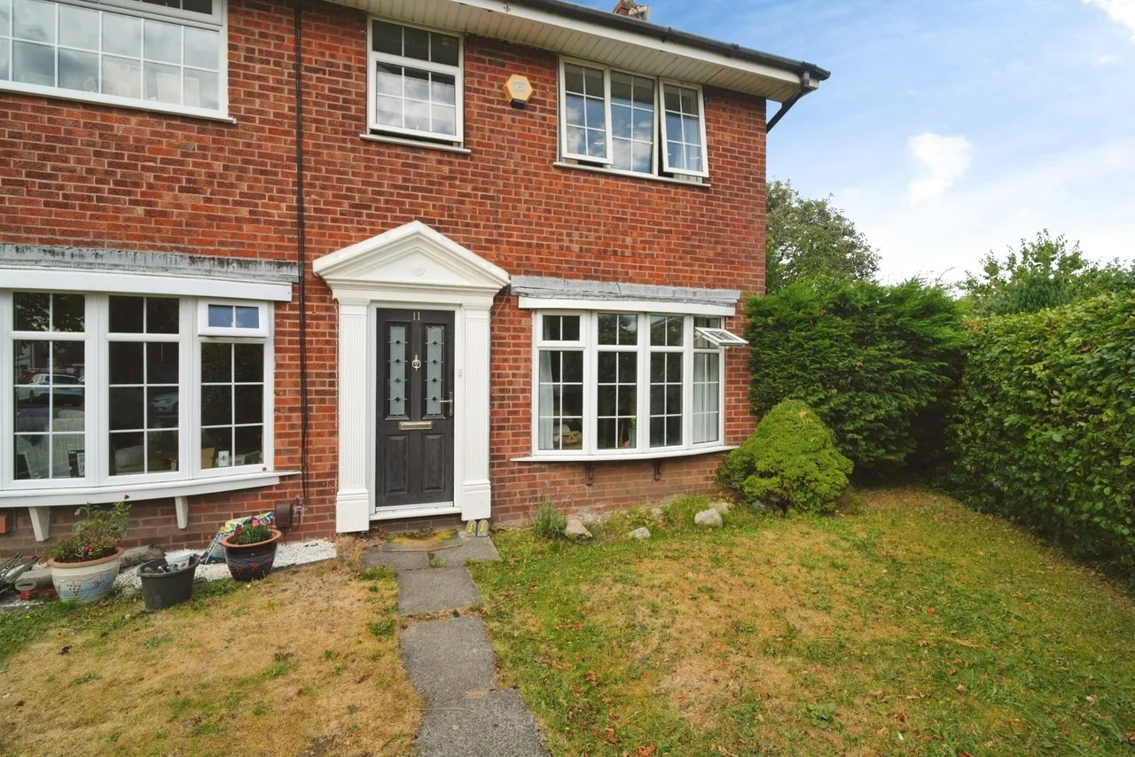 Roscoes Court, Westhoughton, BL5, photo 2