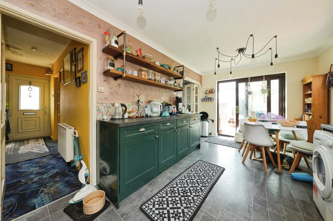 Stokes Croft, Calne, SN11, photo 12