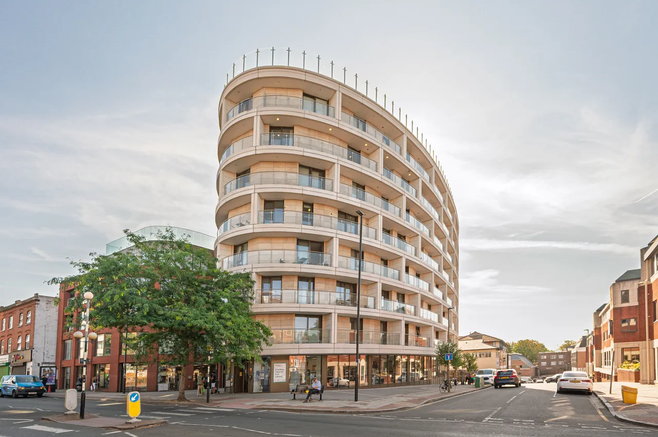 1 bed flat for sale — Flat 28, Gateway House, 322 Regents Park Road, London