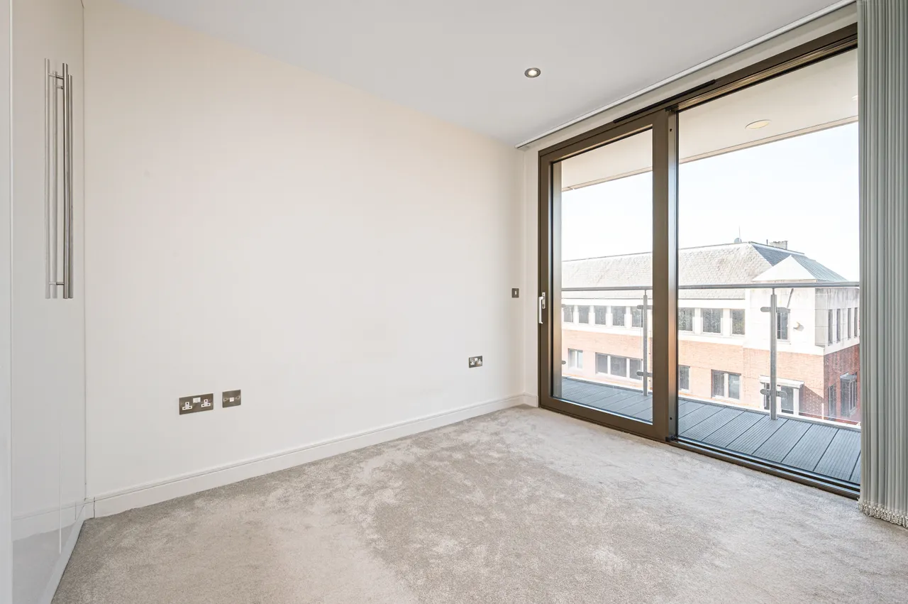 Flat 28, Gateway House, 322 Regents Park Road, London, photo 4