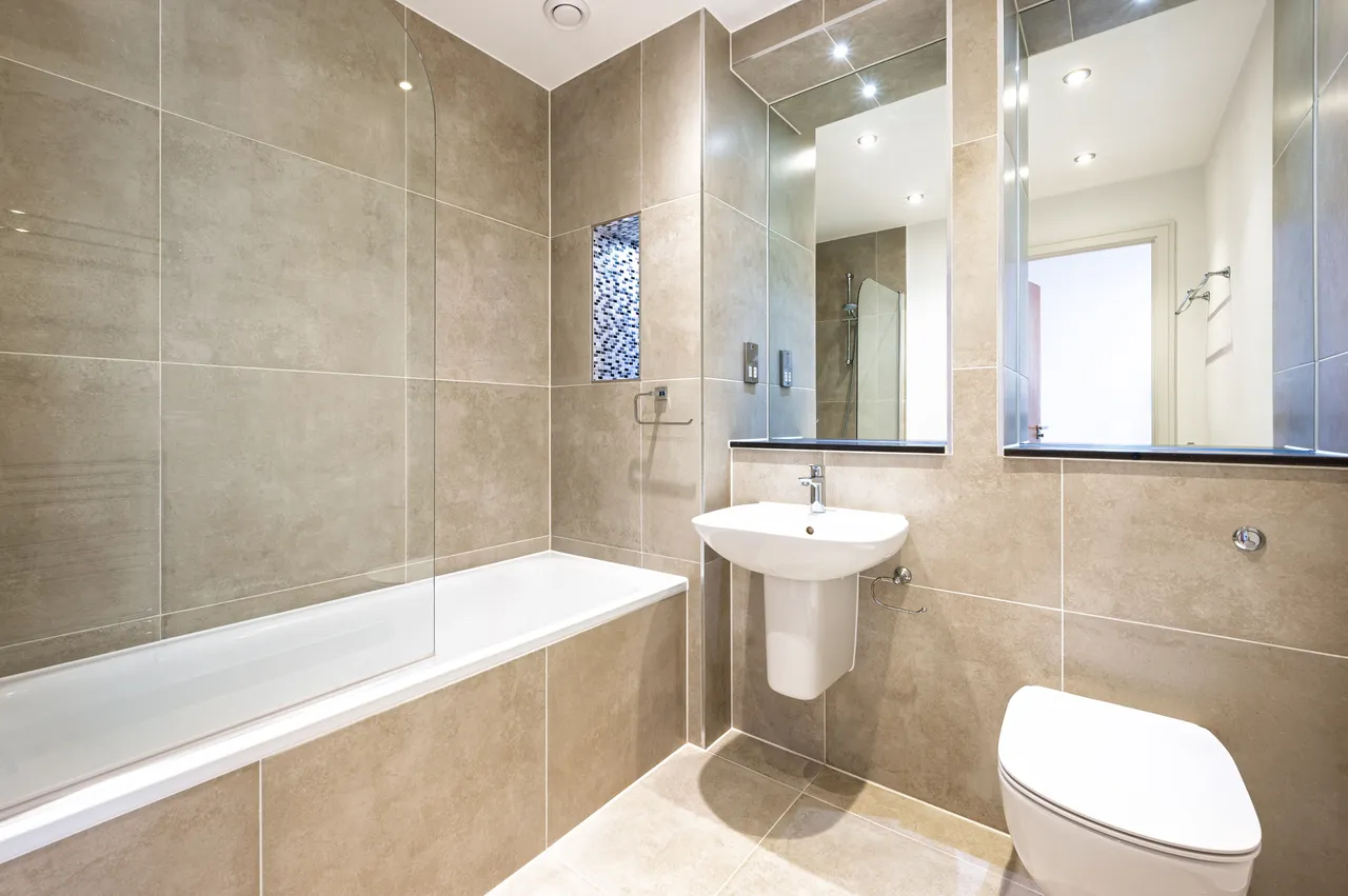 Flat 28, Gateway House, 322 Regents Park Road, London, photo 6
