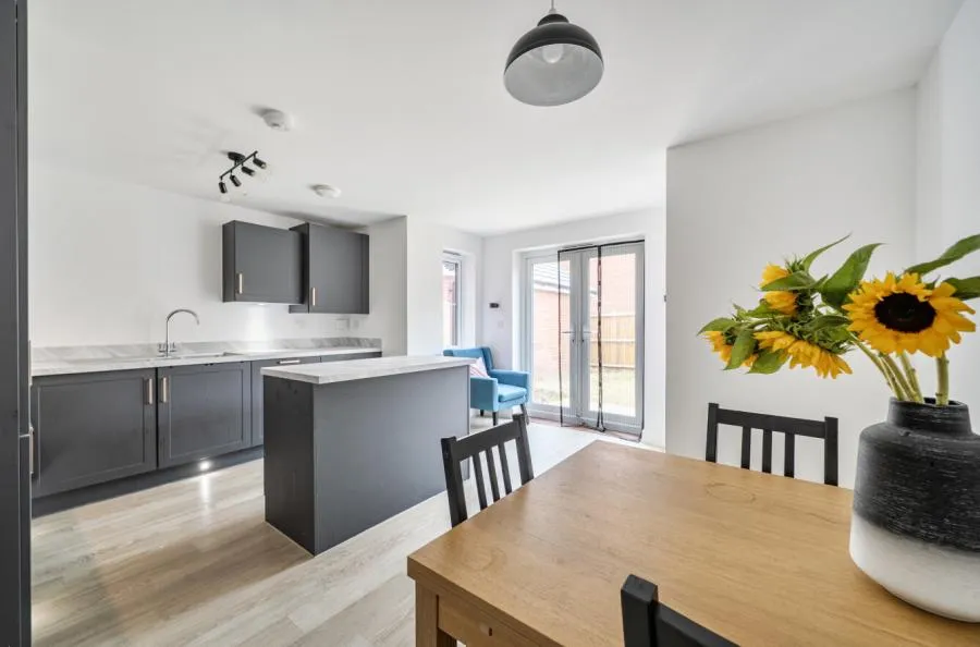 Llewelyn Road, Swindon, SN25, photo 5