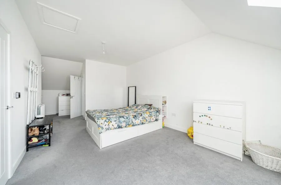 Llewelyn Road, Swindon, SN25, photo 16