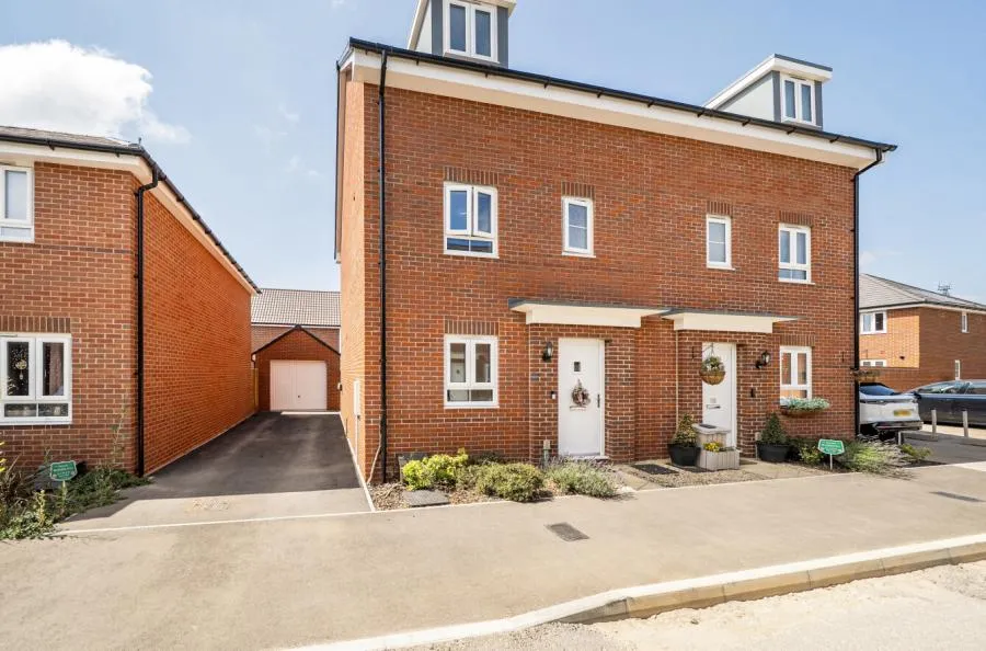 Llewelyn Road, Swindon, SN25, photo 19