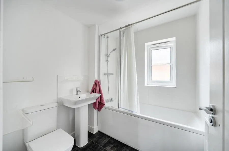 Llewelyn Road, Swindon, SN25, photo 8