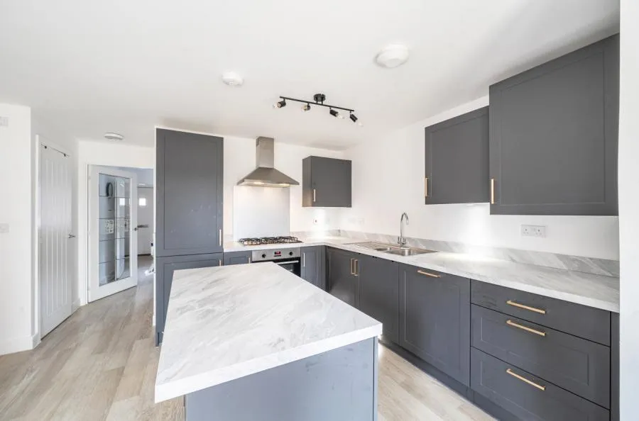 Llewelyn Road, Swindon, SN25, photo 13