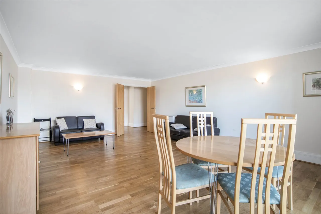 Lawn House Close, London, E14, photo 7
