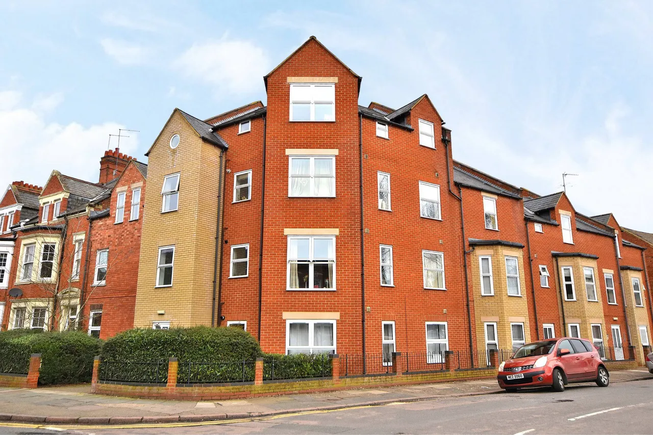 1 bed flat for sale — Abington Grove, Northampton, NN1 4QU