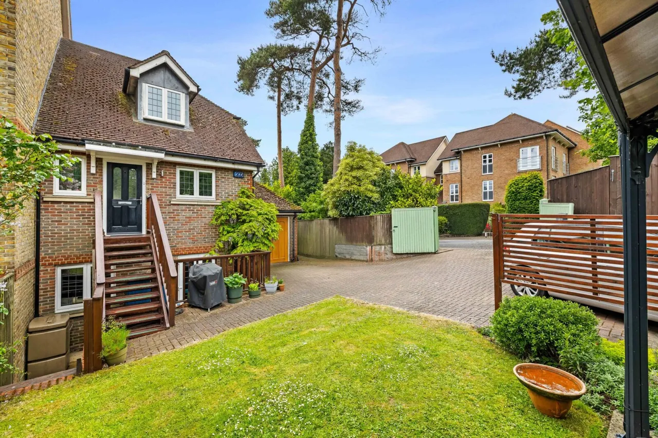 Aspen Court Fairfield Road, East Grinstead, East Grinstead, RH19 4HG, photo 4