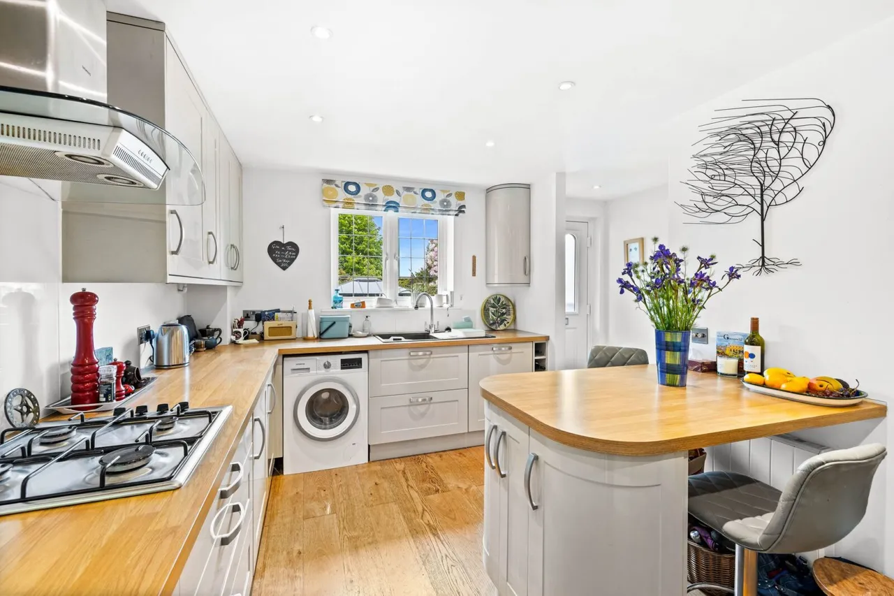 Aspen Court Fairfield Road, East Grinstead, East Grinstead, RH19 4HG, photo 5