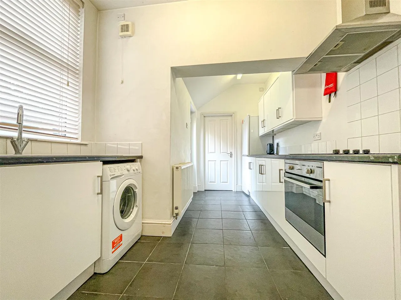 Winchester Avenue, Leicester, LE3, photo 2