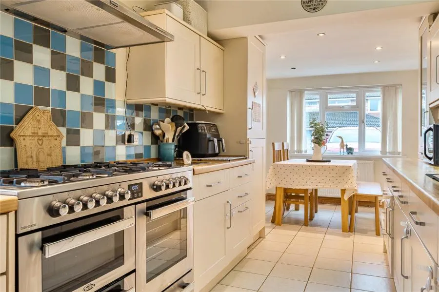 York Close, Bicester, OX26, photo 3