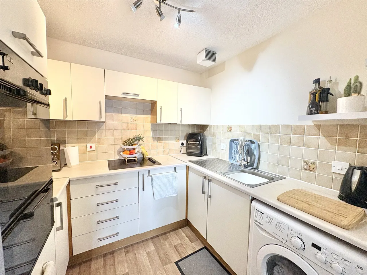 Hinderton Road, Neston, CH64, photo 3