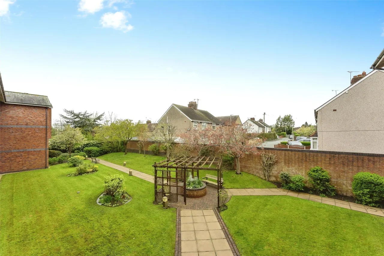 Hinderton Road, Neston, CH64, photo 12