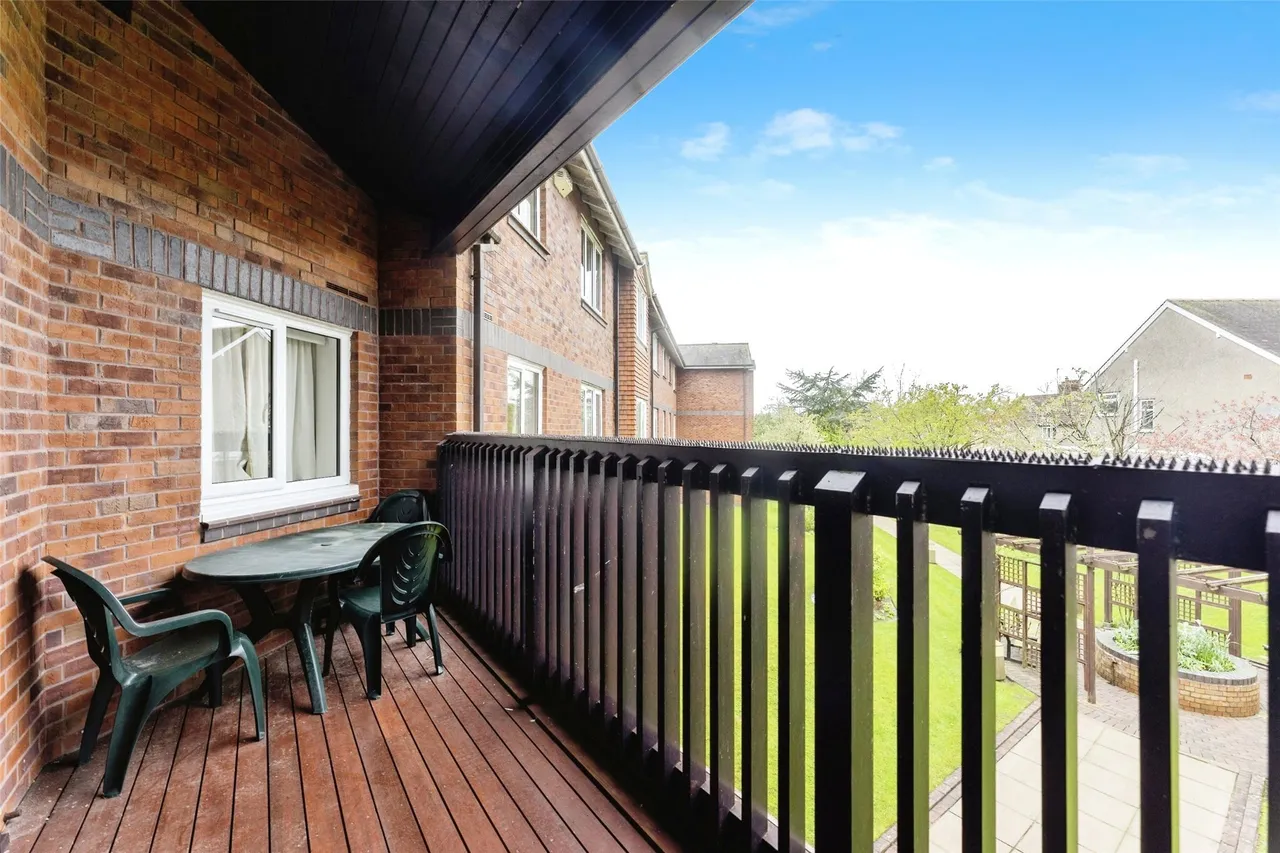 Hinderton Road, Neston, CH64, photo 13
