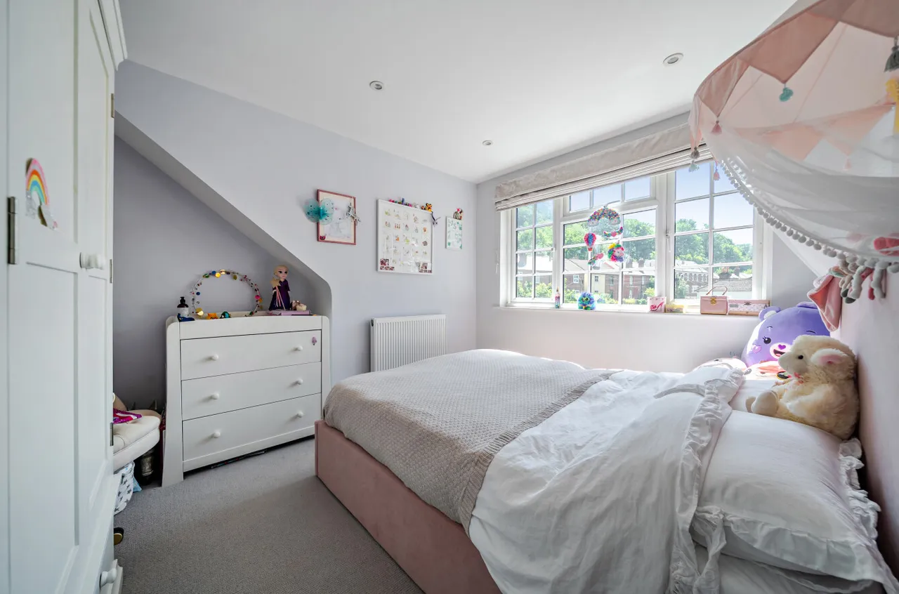 Latimer Road, Godalming, GU7, photo 11