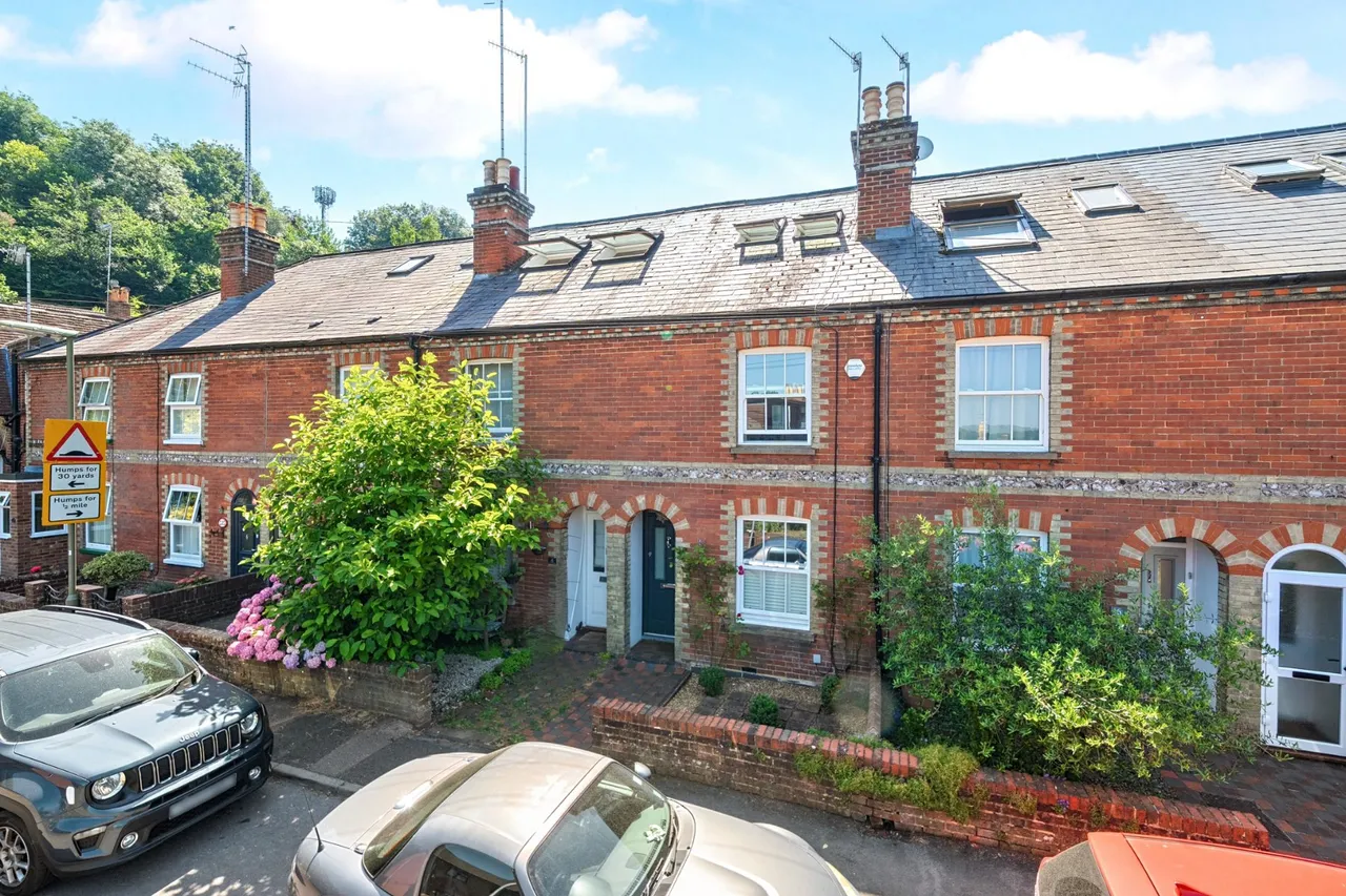 3 bed house for sale, Latimer Road, Godalming, GU7